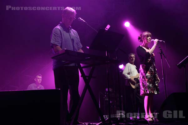 YOUNG MARBLE GIANTS - 2010-06-01 - PARIS - Espace Charlie Parker - Grande Halle - 